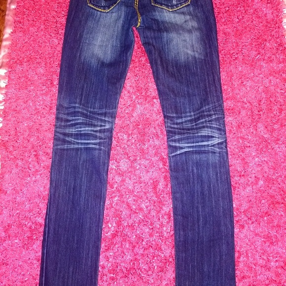 Distressed jeans - Picture 7 of 8